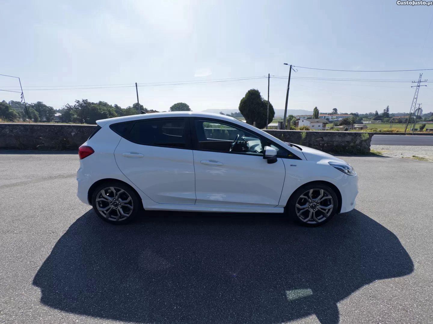 Ford Fiesta 1.0 ecoboost s&s st-line — fotografia 16