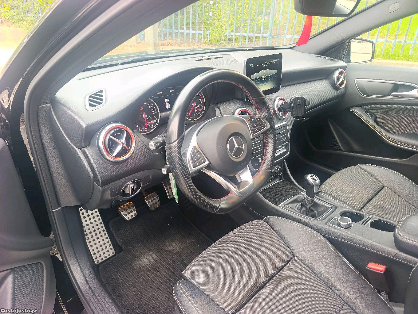 Mercedes-Benz A 180 Line AMG — fotografia 4