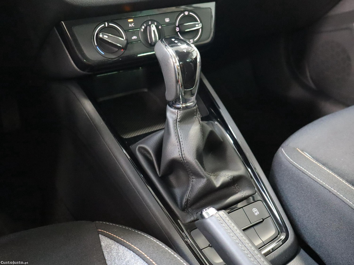 Skoda Kamiq 1.0 TSI Selection DSG — fotografia 3