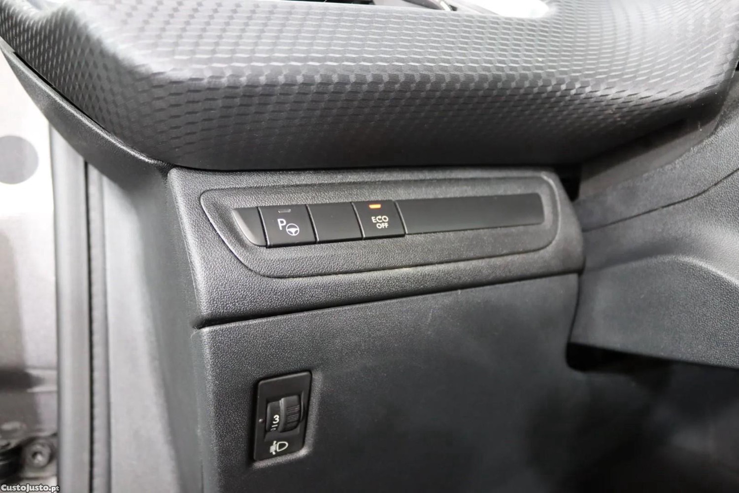 Peugeot 2008 1.2 PureTech Allure EAT6 — fotografia 5