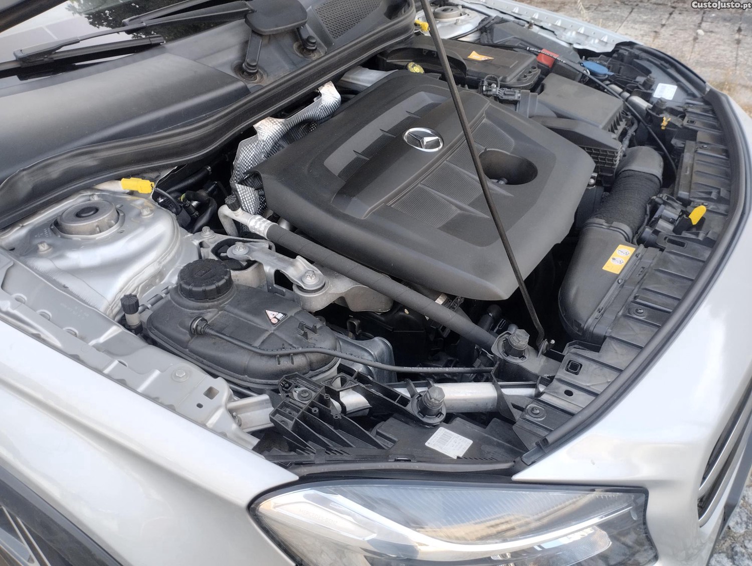 Mercedes-Benz GLA 180 CDI (SUV) - PACK AMGLINE - NACIONAL - C/ Garantia - Distribuição Mudada - "Imbatível" — fotografia 14
