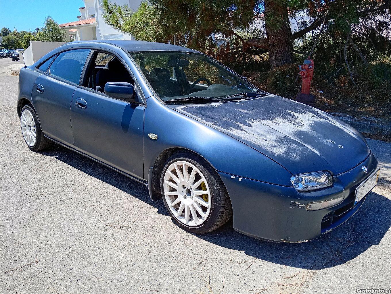Mazda 323 F 1.5 — fotografia 10