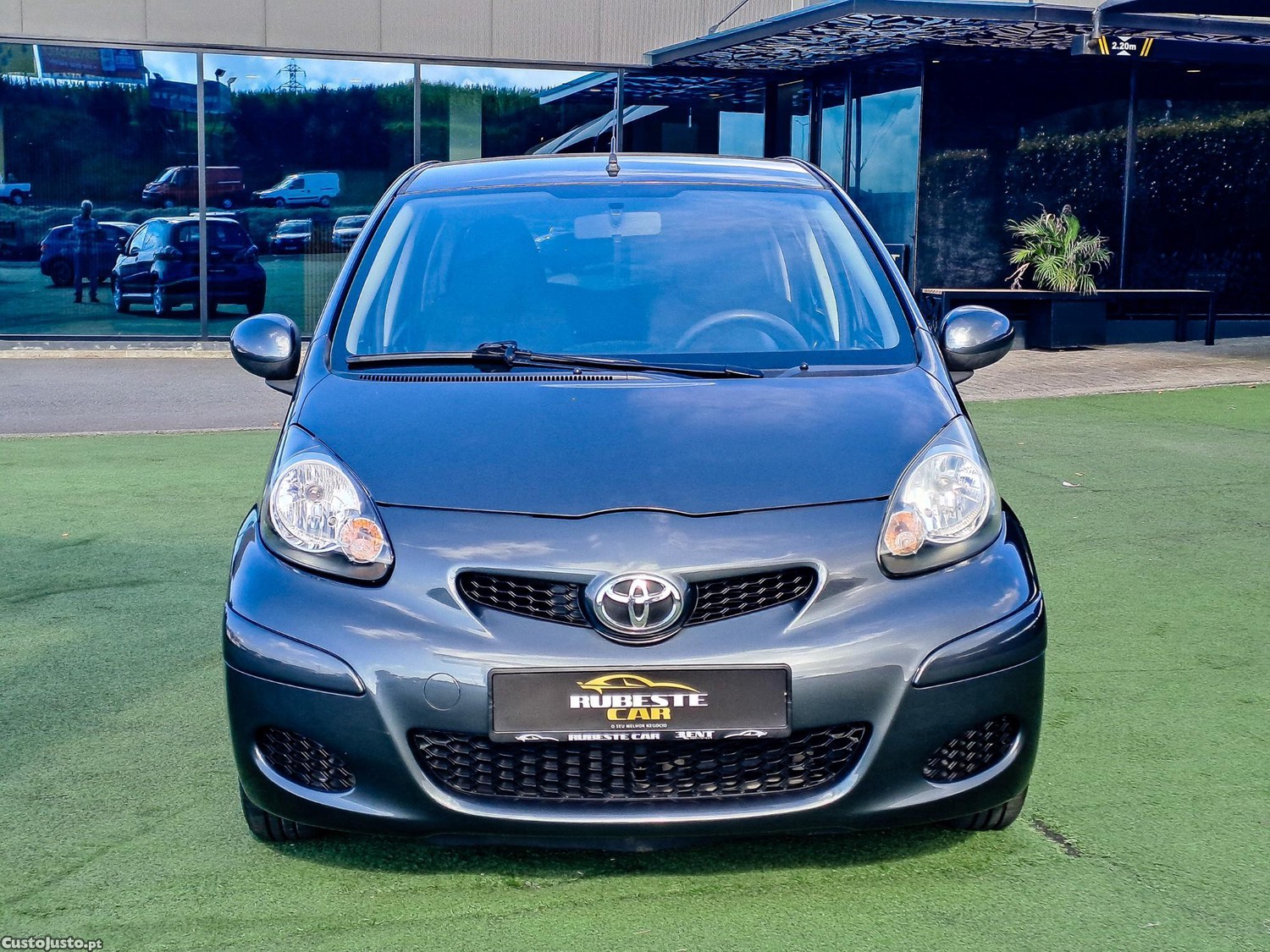 Toyota Aygo 1.0VVT-I 68CV GASOLINA 2010 — fotografia 13