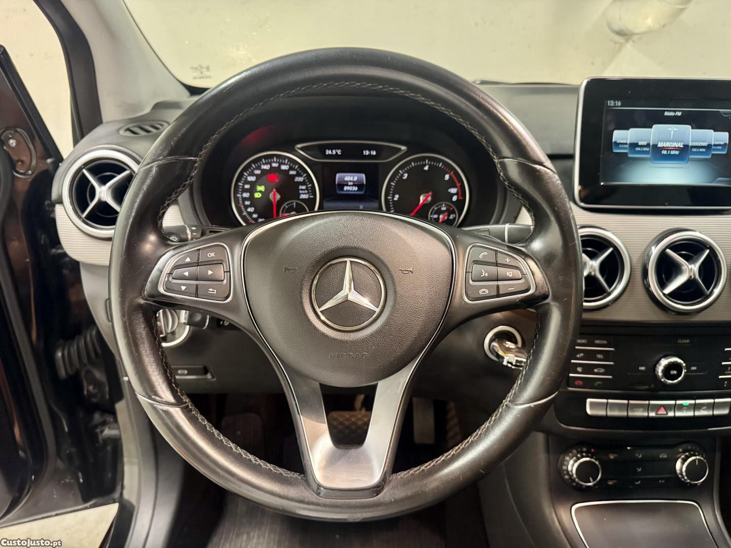 Mercedes-Benz B 180 CDi Style Aut. — fotografia 3