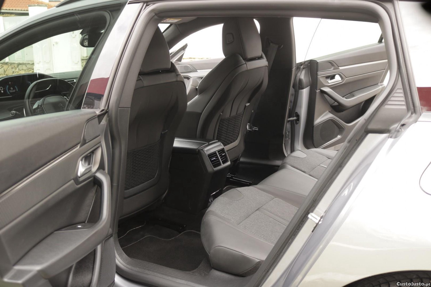 Peugeot 508 SW 1.6 Hybrid Allure Pack e-EAT8 225cv — fotografia 32