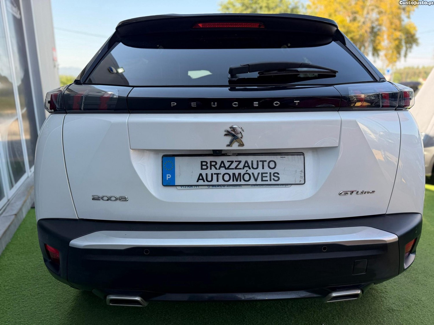 Peugeot 2008 1.2 PureTech GT Line EAT8 — fotografia 16