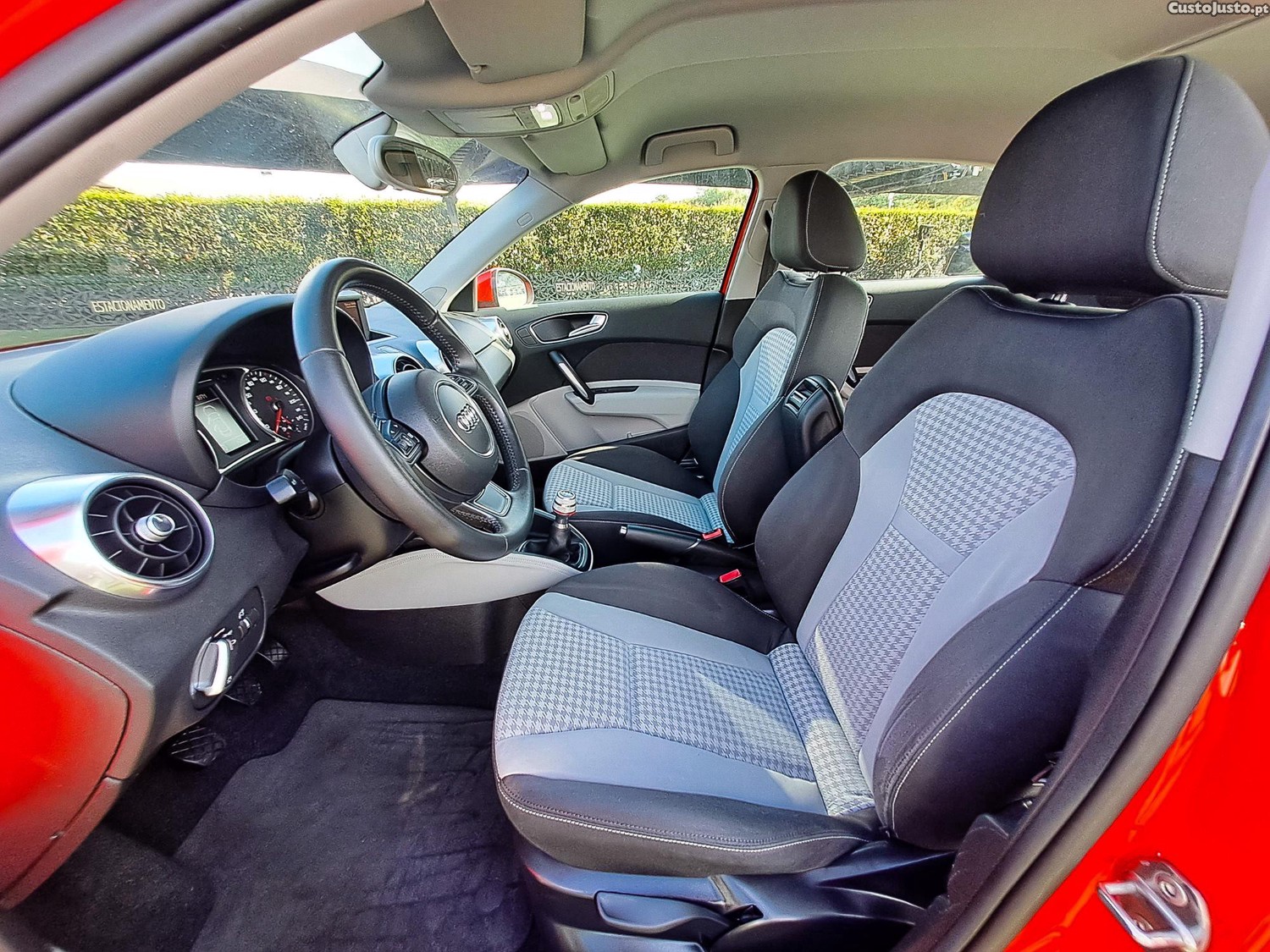 Audi A1 S-LINE 2.0 TDI SPORTBACK 143CV DIESEL 2013 — fotografia 3