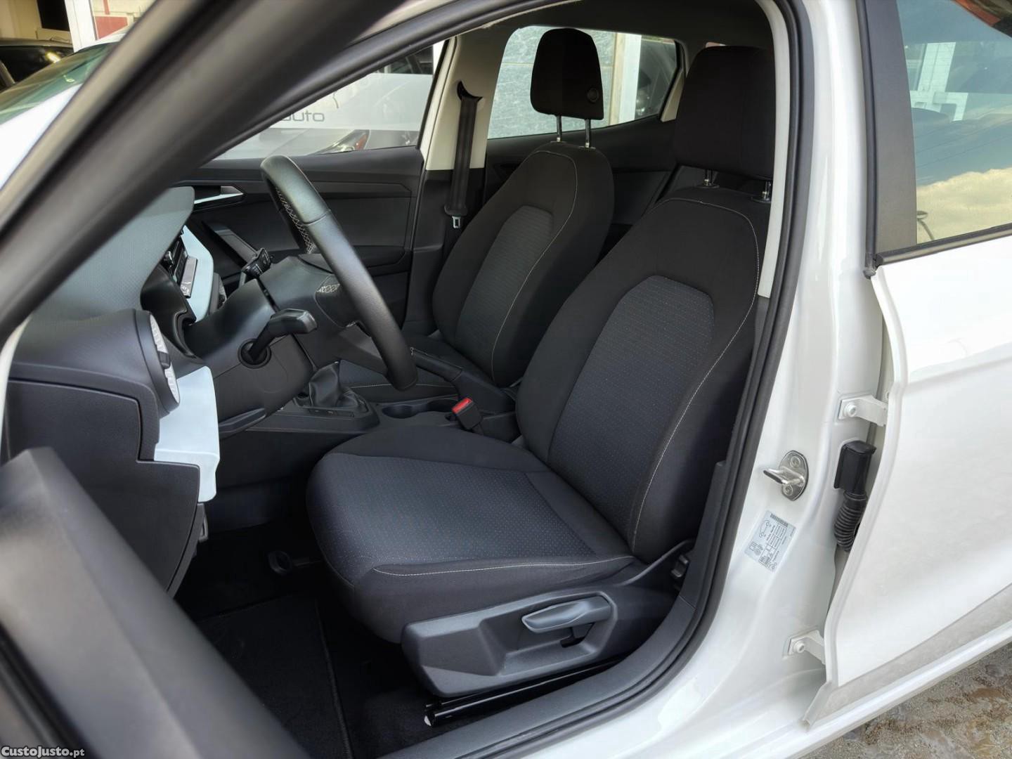 SEAT Ibiza 1.0 TSI Reference — fotografia 18