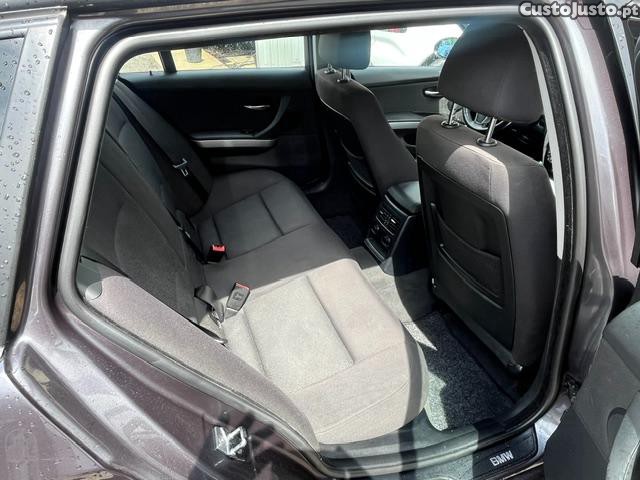 BMW 320 D TOURING — fotografia 3