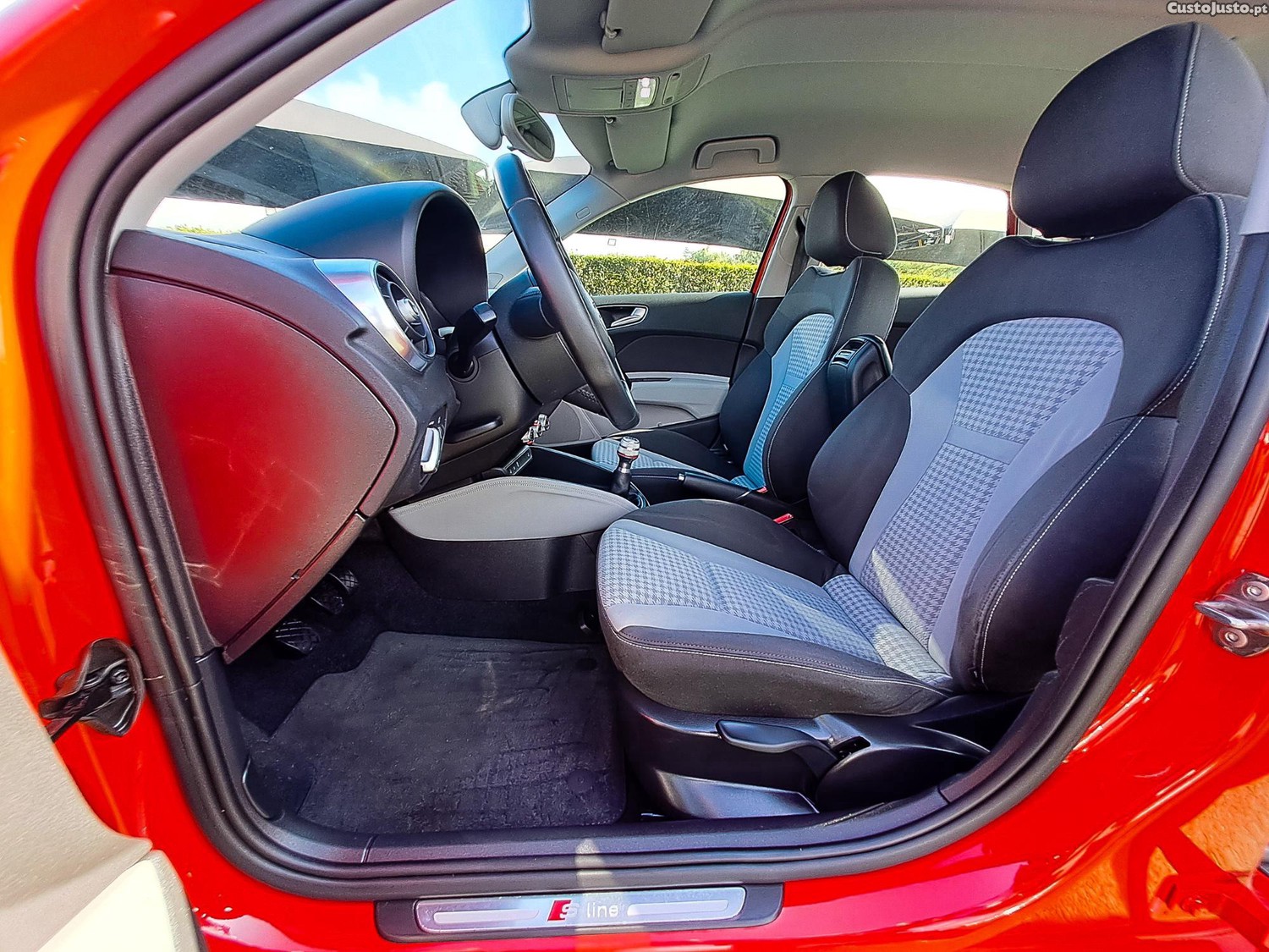 Audi A1 S-LINE 2.0 TDI SPORTBACK 143CV DIESEL 2013 — fotografia 4