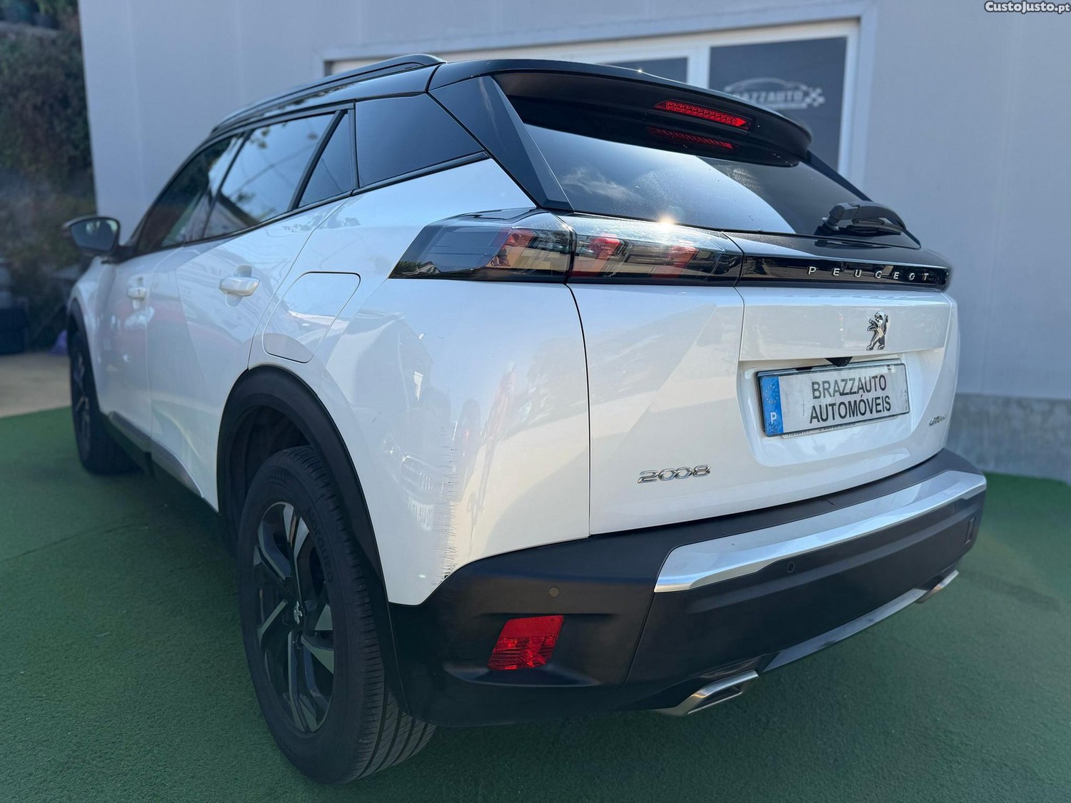 Peugeot 2008 1.2 PureTech GT Line EAT8 — fotografia 14