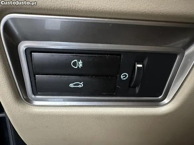 Jaguar XF 3.0 D V6 Premium Luxury — fotografia 3
