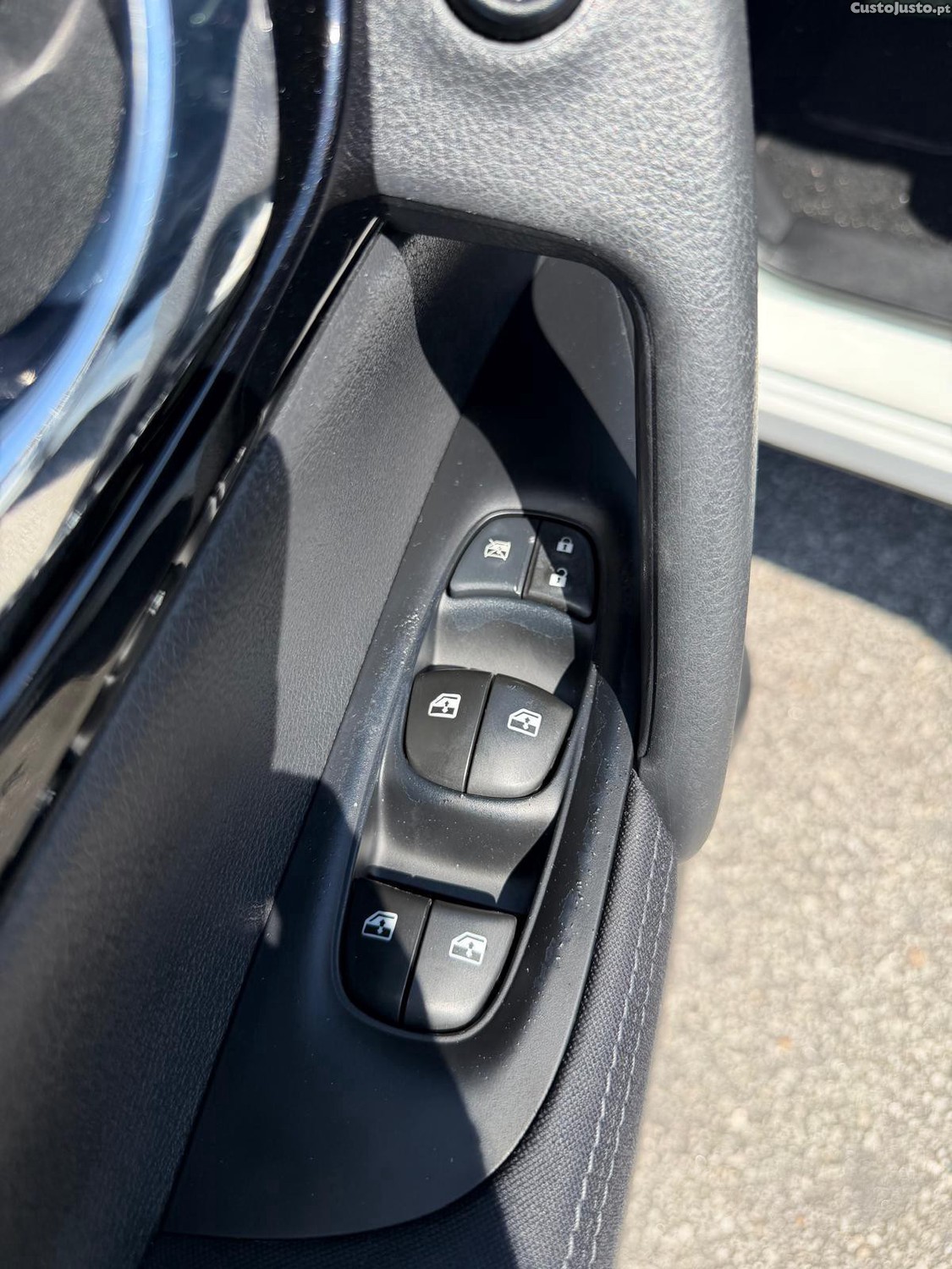 Nissan Qashqai 1.3 DIG-T N-Connecta J18 Led — fotografia 11