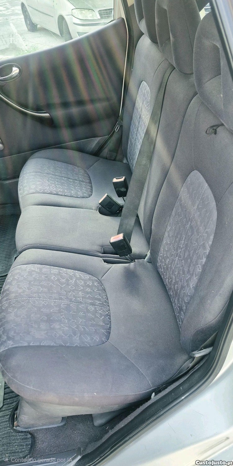Mercedes-Benz A 170 DCI — fotografia 3
