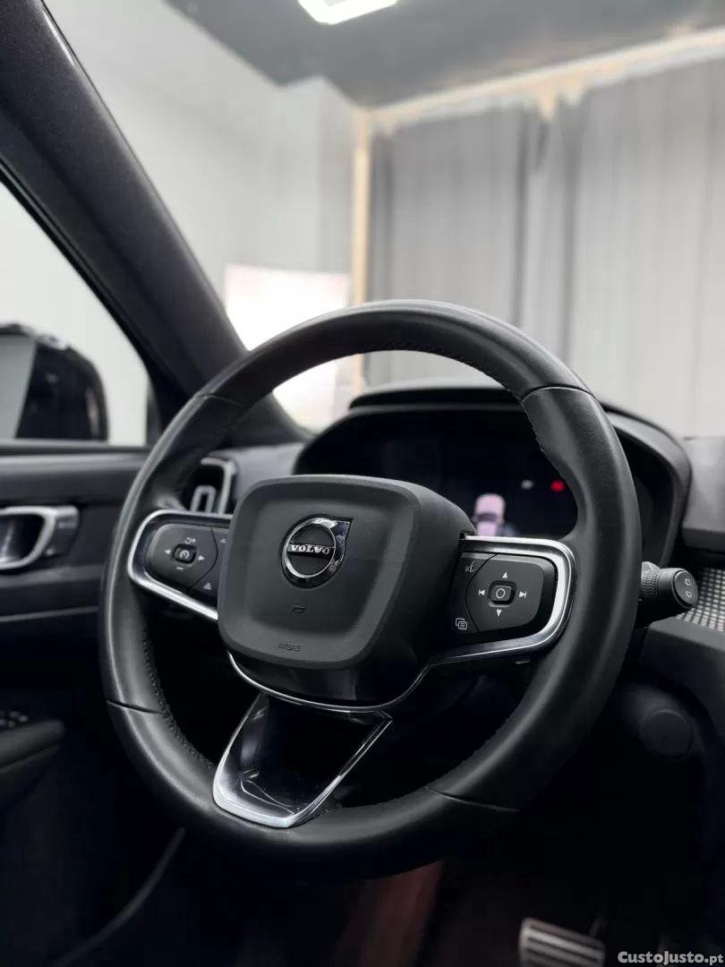 Volvo XC 40 Recharge plus — fotografia 6