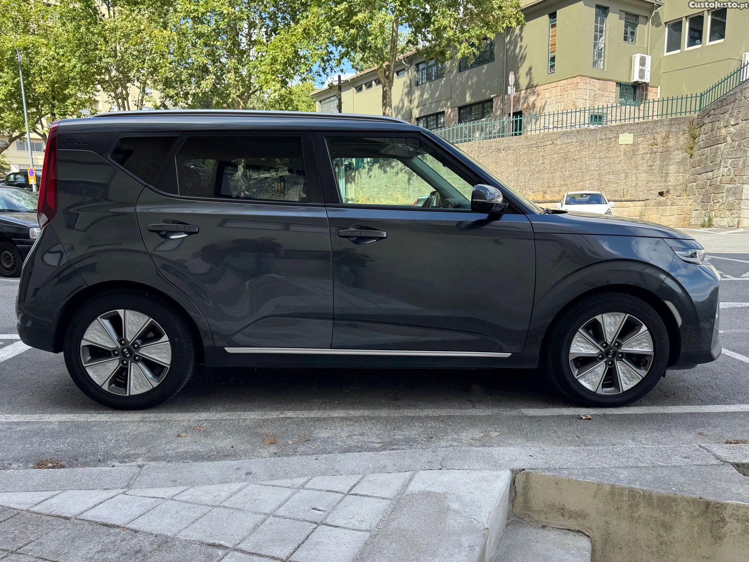 Kia Soul E- 64Kwh — fotografia 5