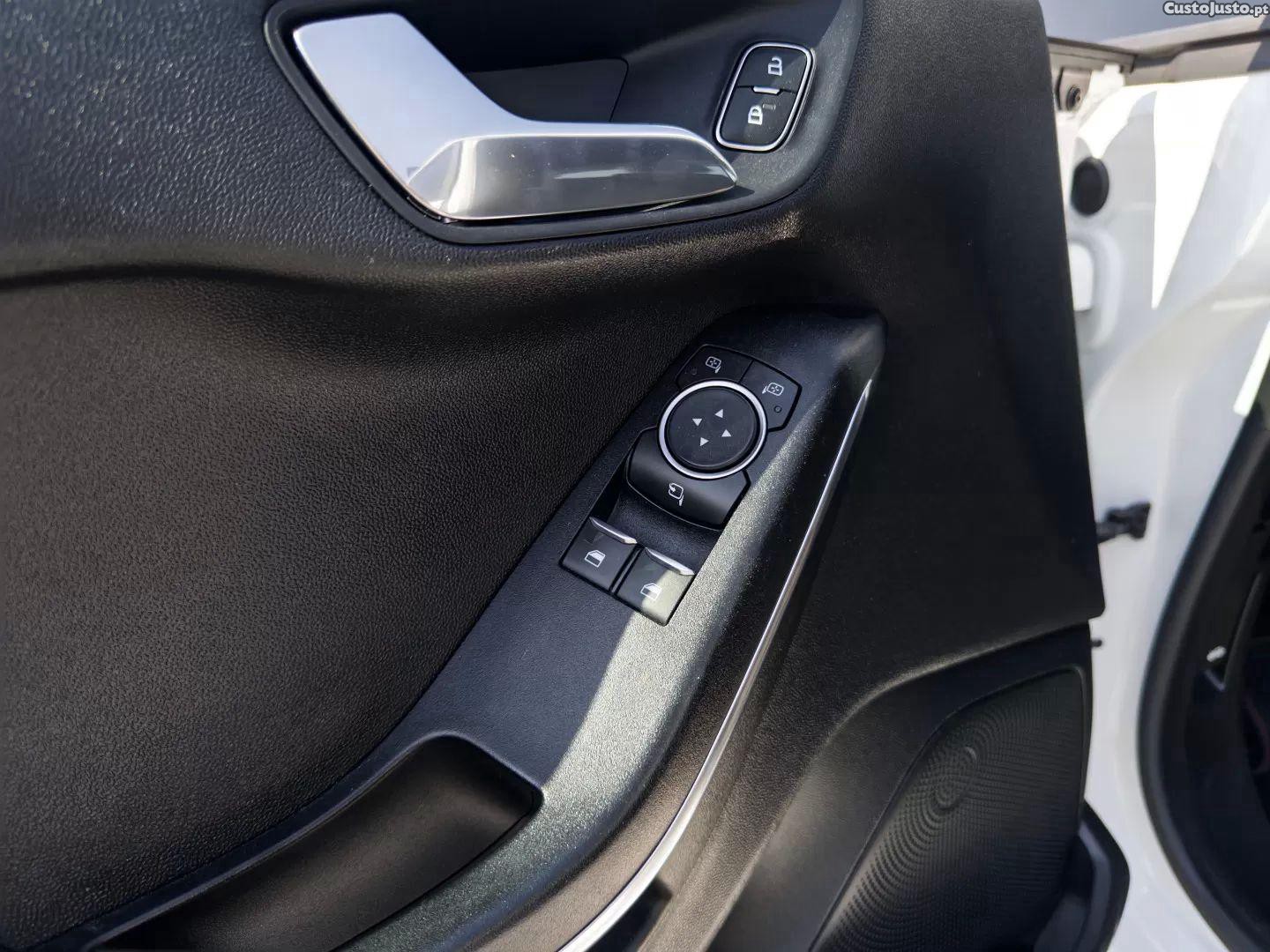 Ford Fiesta 1.0 ecoboost s&s st-line — fotografia 13