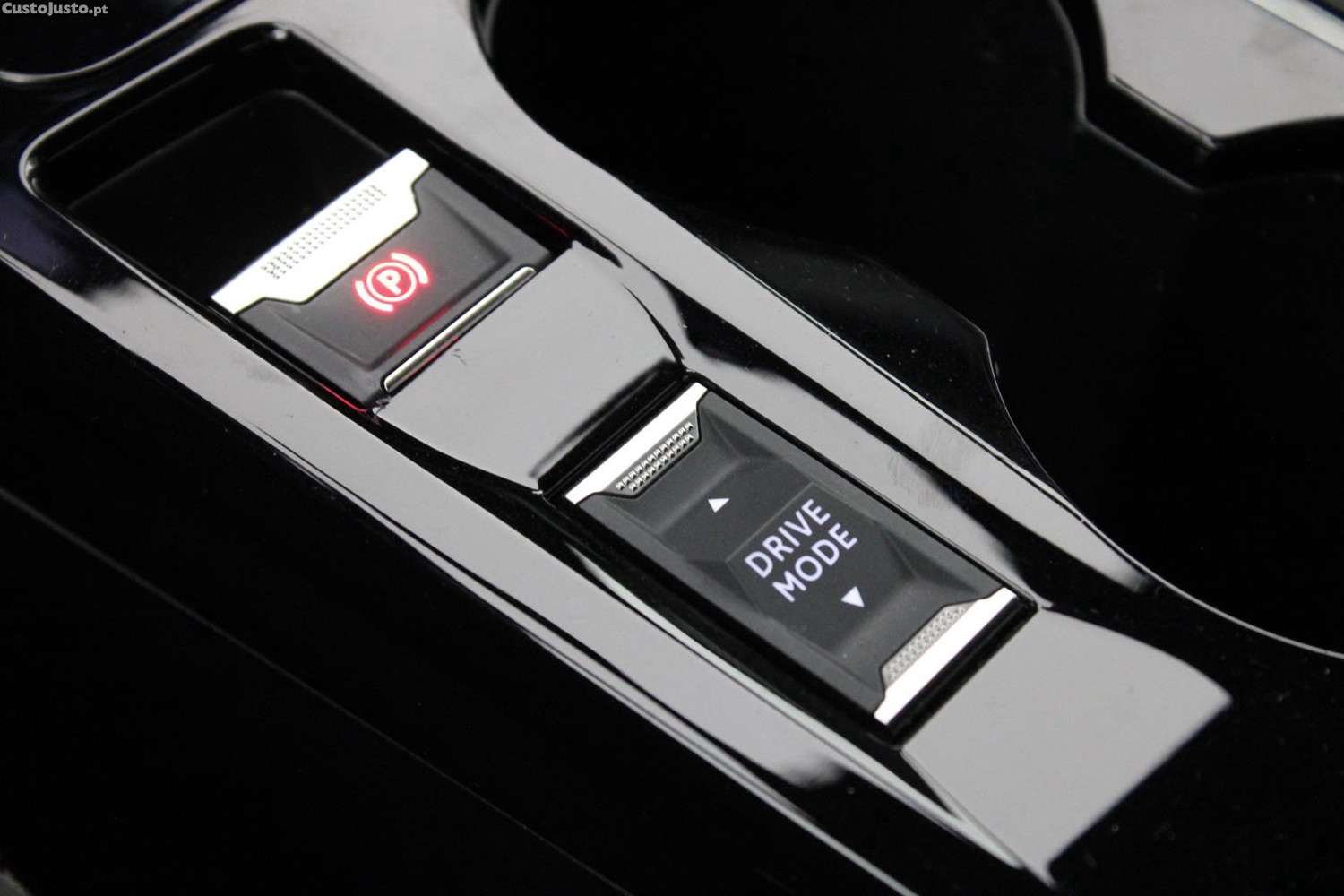 Peugeot e-2008 ALLURE 156CV 54KwH (AUTO) — fotografia 16