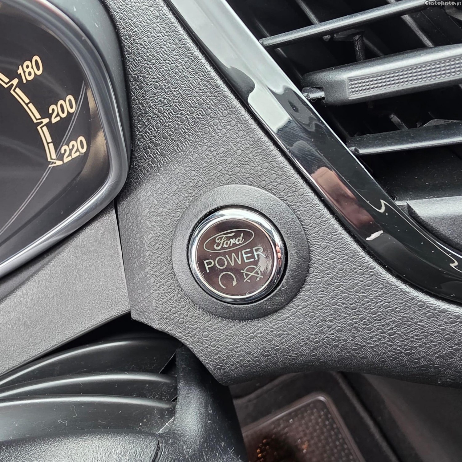 Ford Fiesta 1.5 TDCi Titanium — fotografia 19