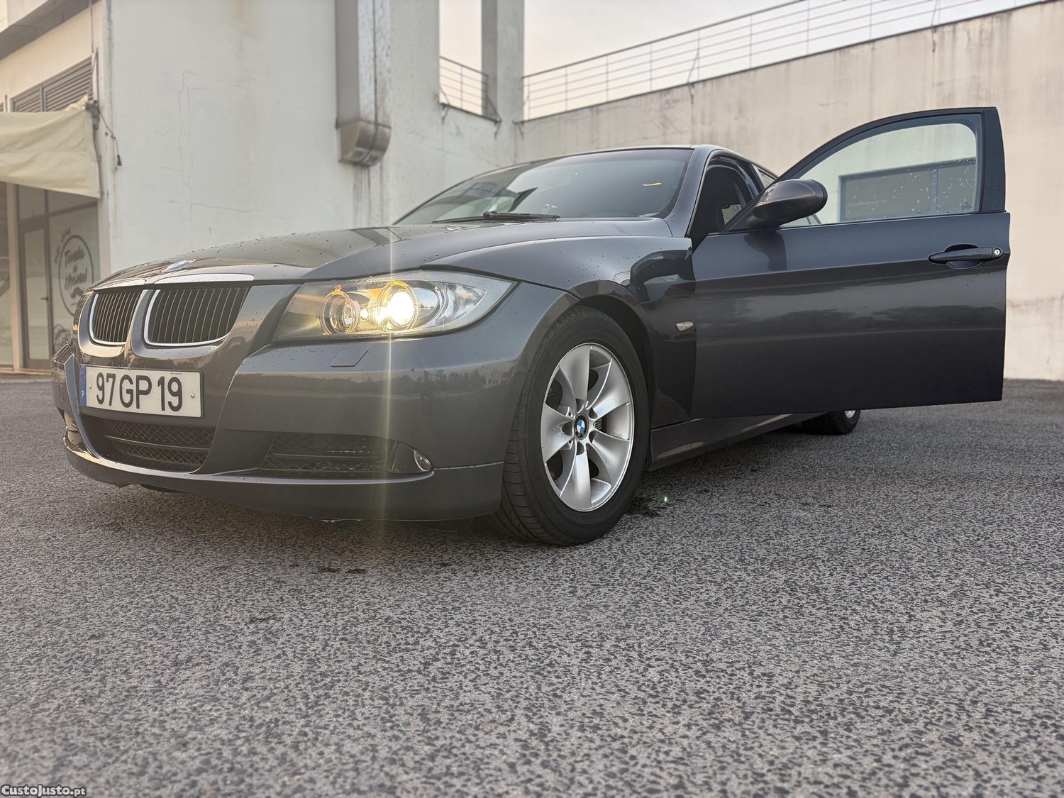 BMW 320 E60 M47 — fotografia 8