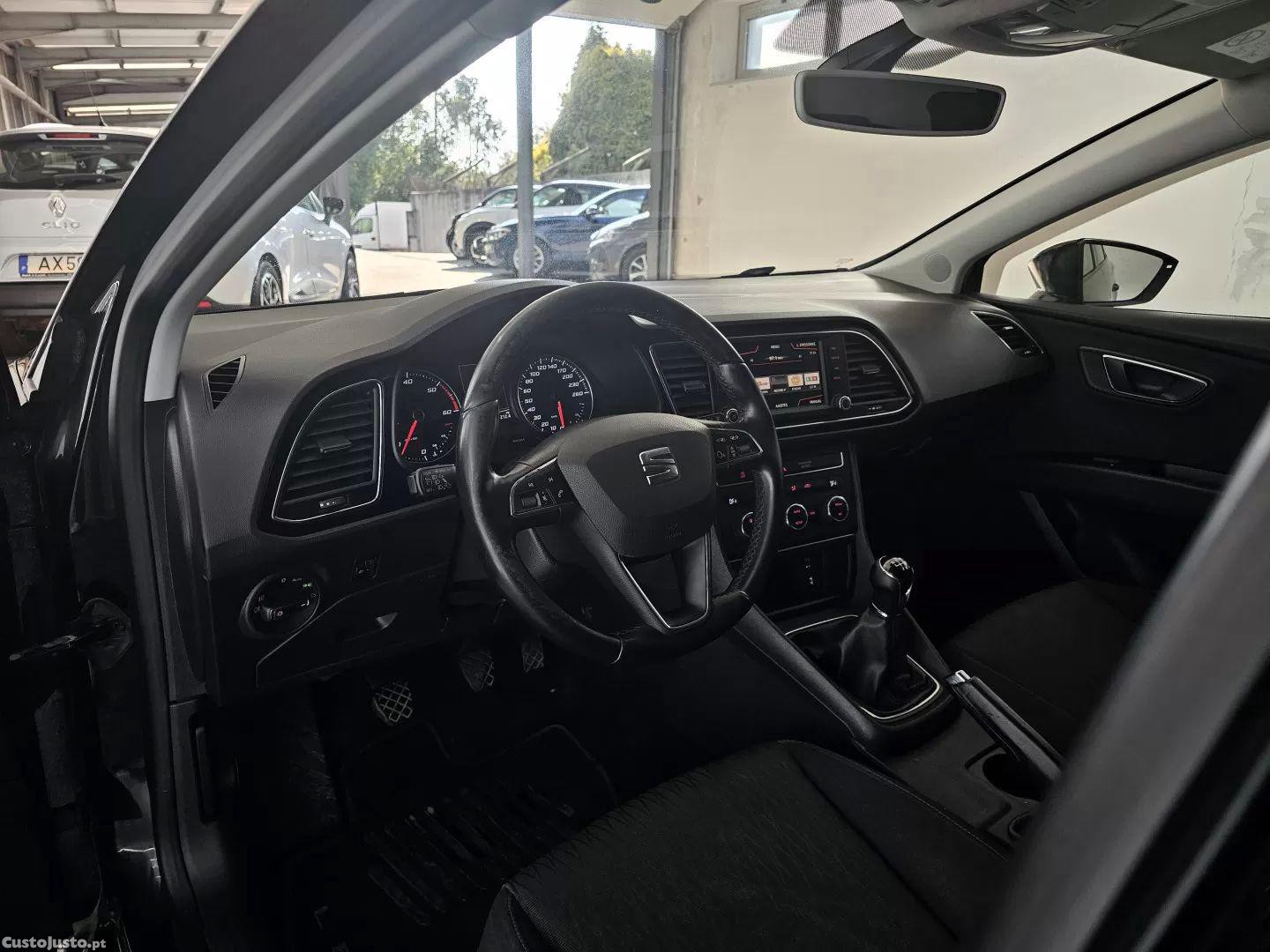 SEAT Leon 1.6 tdi style ecomotive — fotografia 17