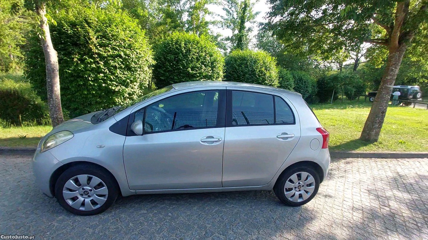 Toyota Yaris 1.0 vvt-i — fotografia 4