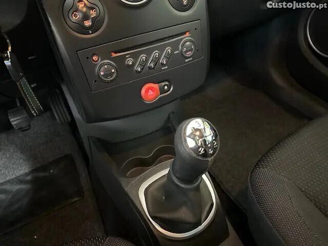 Renault Clio 1.2 16V Dynamique — fotografia 7