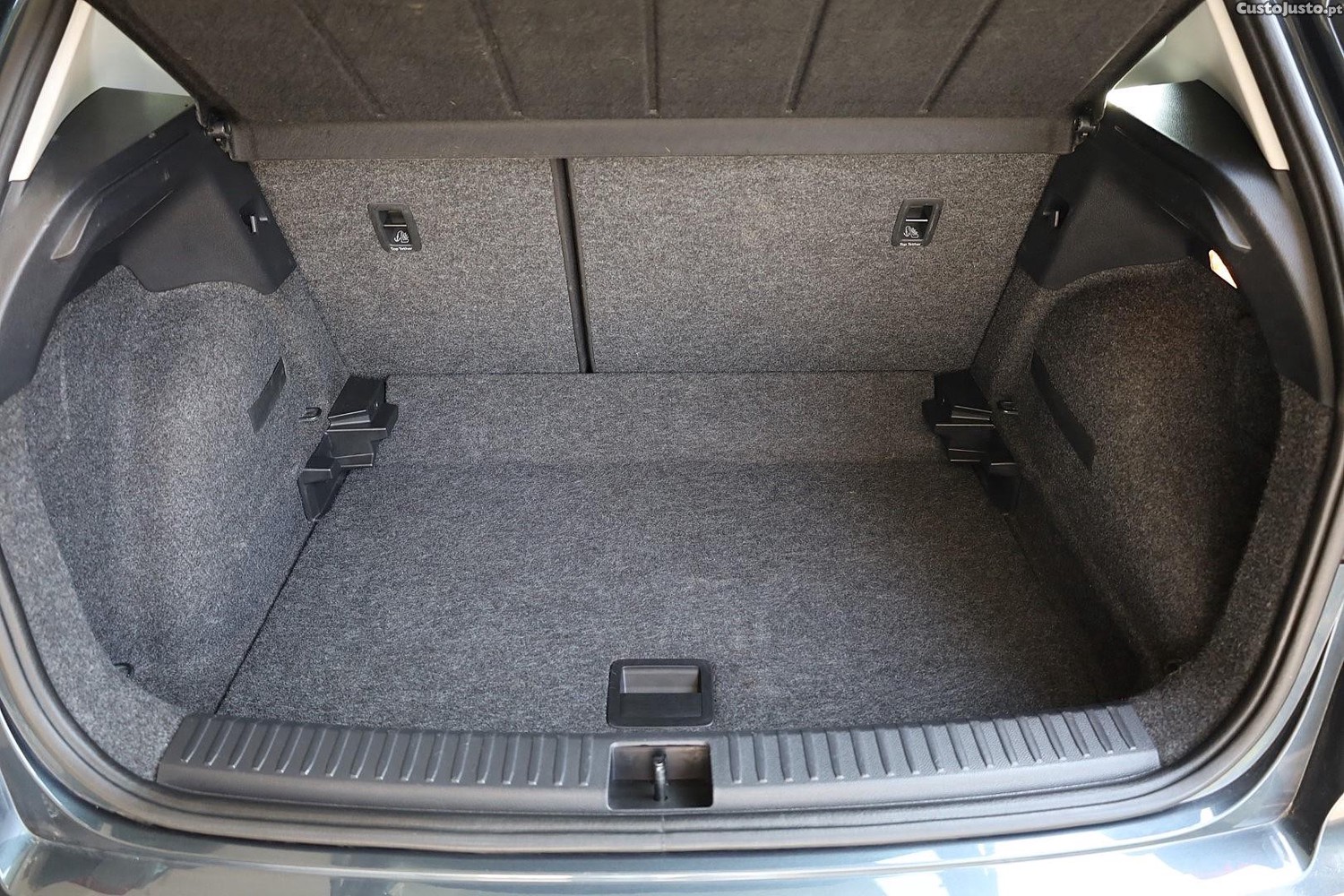 SEAT Arona 1.0 TSi Style — fotografia 14
