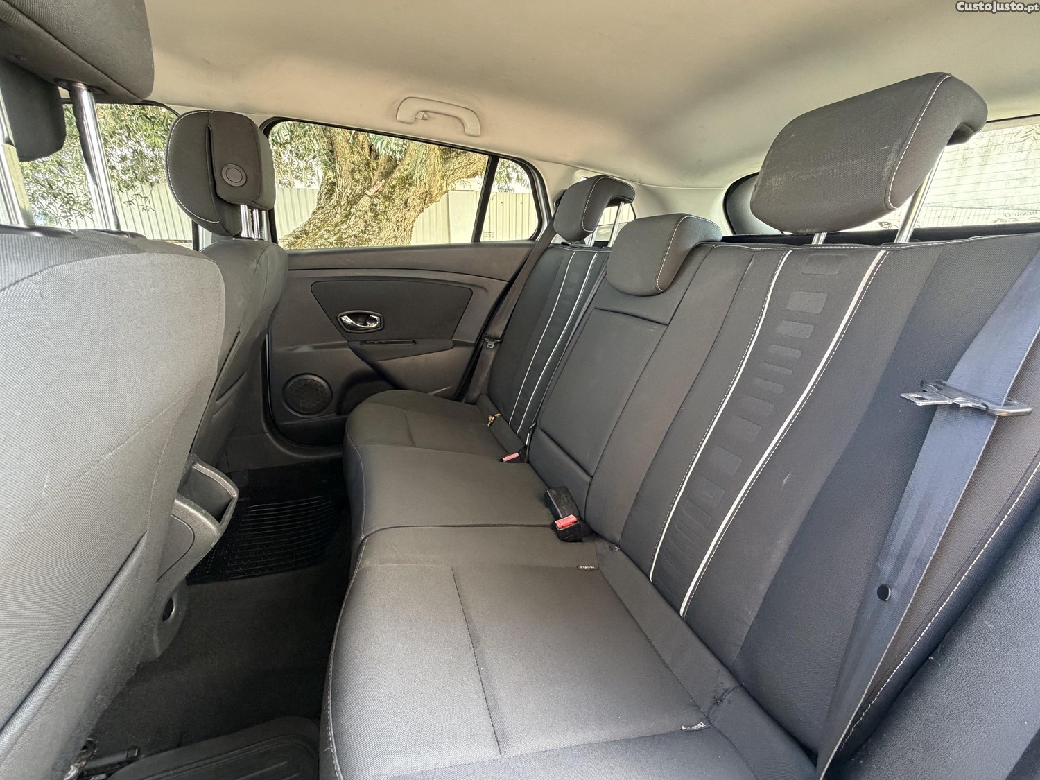 Renault Mégane Sport Tourer 1.5 dCi Dynamique — fotografia 6