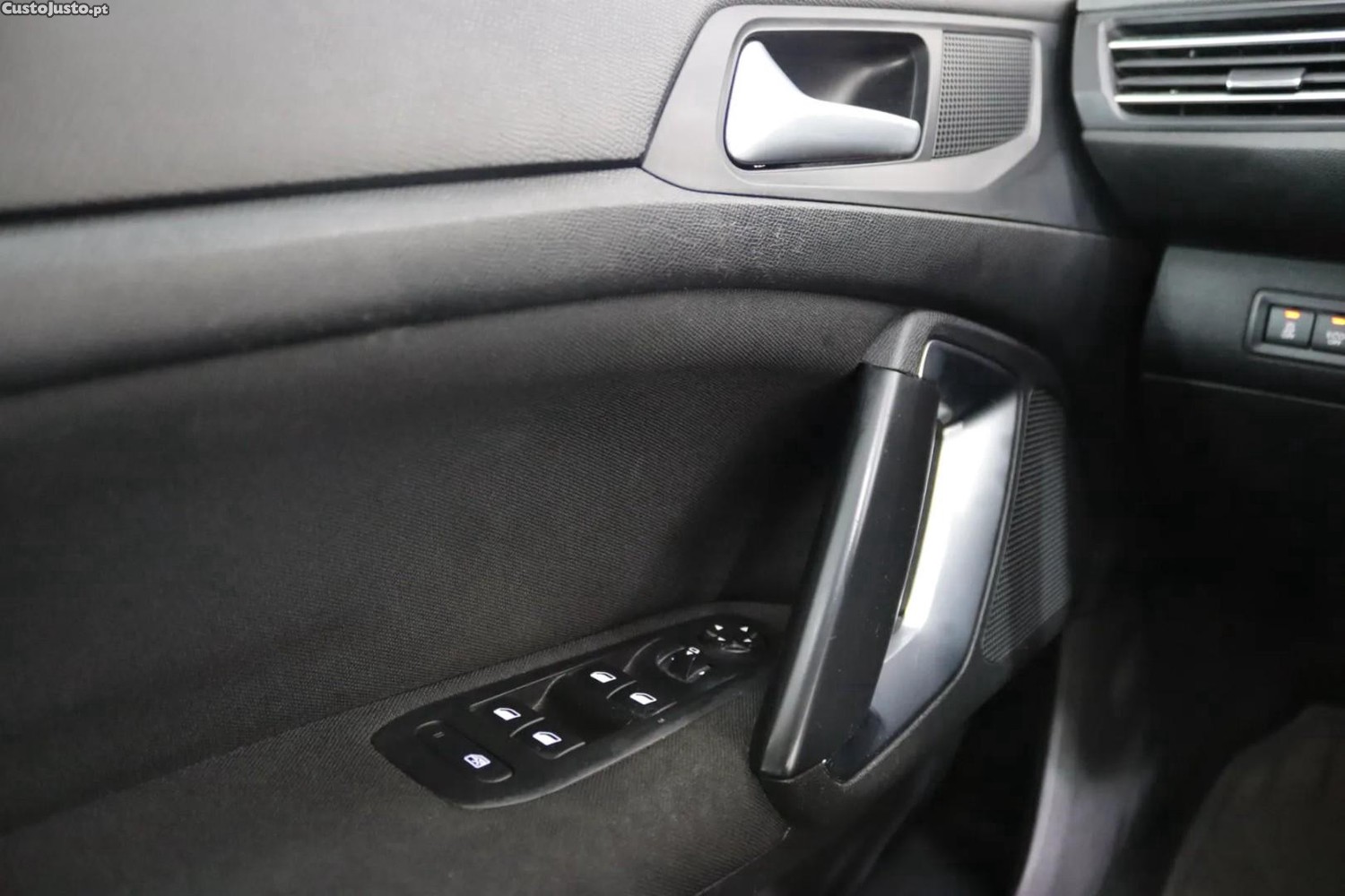 Peugeot 308 1.2 PureTech Allure EAT8 - 20 — photo 4