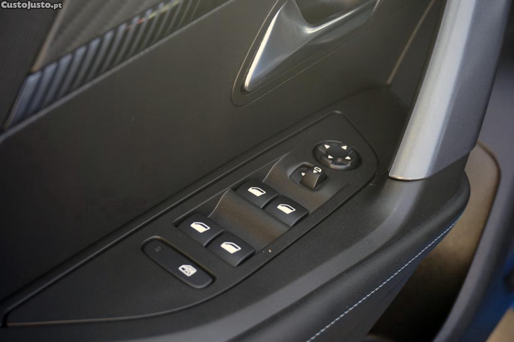 Peugeot 2008 1.2 PureTech Allure — fotografia 16