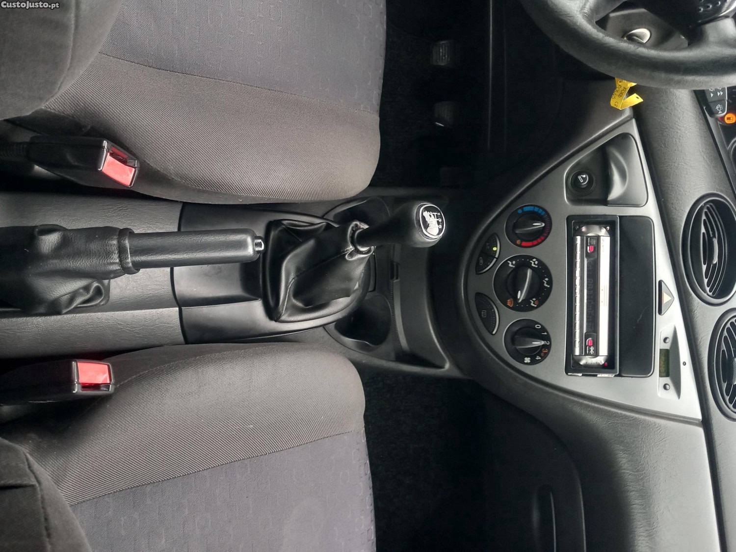 Ford Focus 1.4 Ambiente — fotografia 3