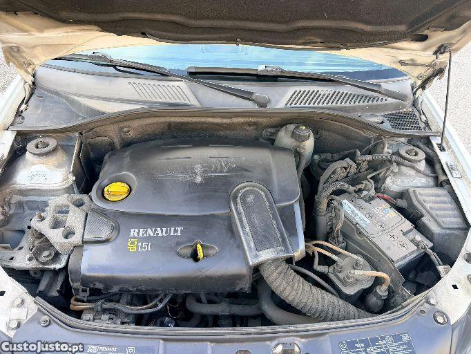 Renault Clio 1.5 dci — fotografia 4