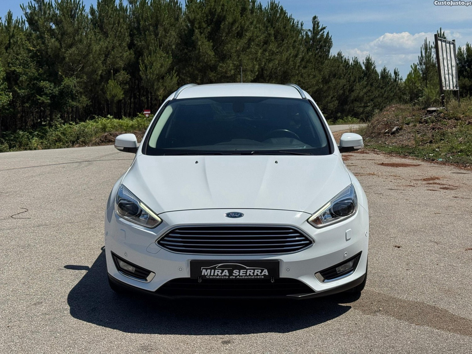 Ford Focus 1.0 SCTi Titanium — fotografia 22