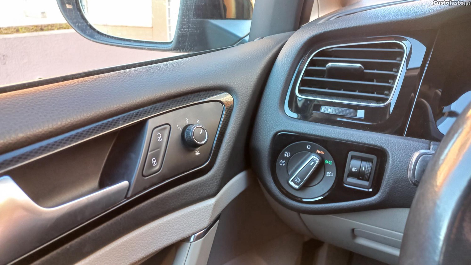 Volkswagen Golf 1.6 tdi highline — fotografia 2