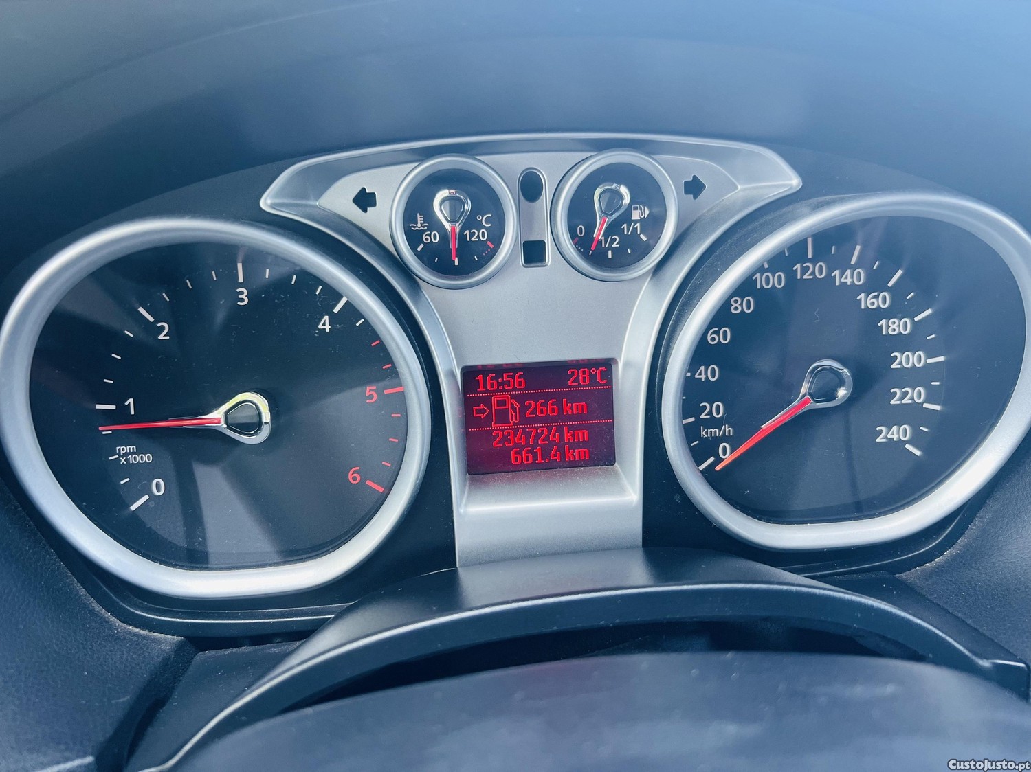 Ford Focus TITANIUM 110 cavalos — fotografia 4