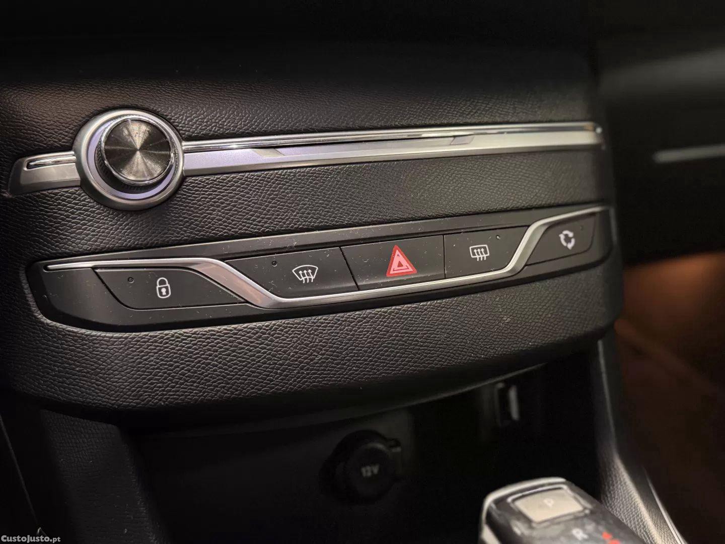Peugeot 308 1.5 bluehdi style eat8 — fotografia 9