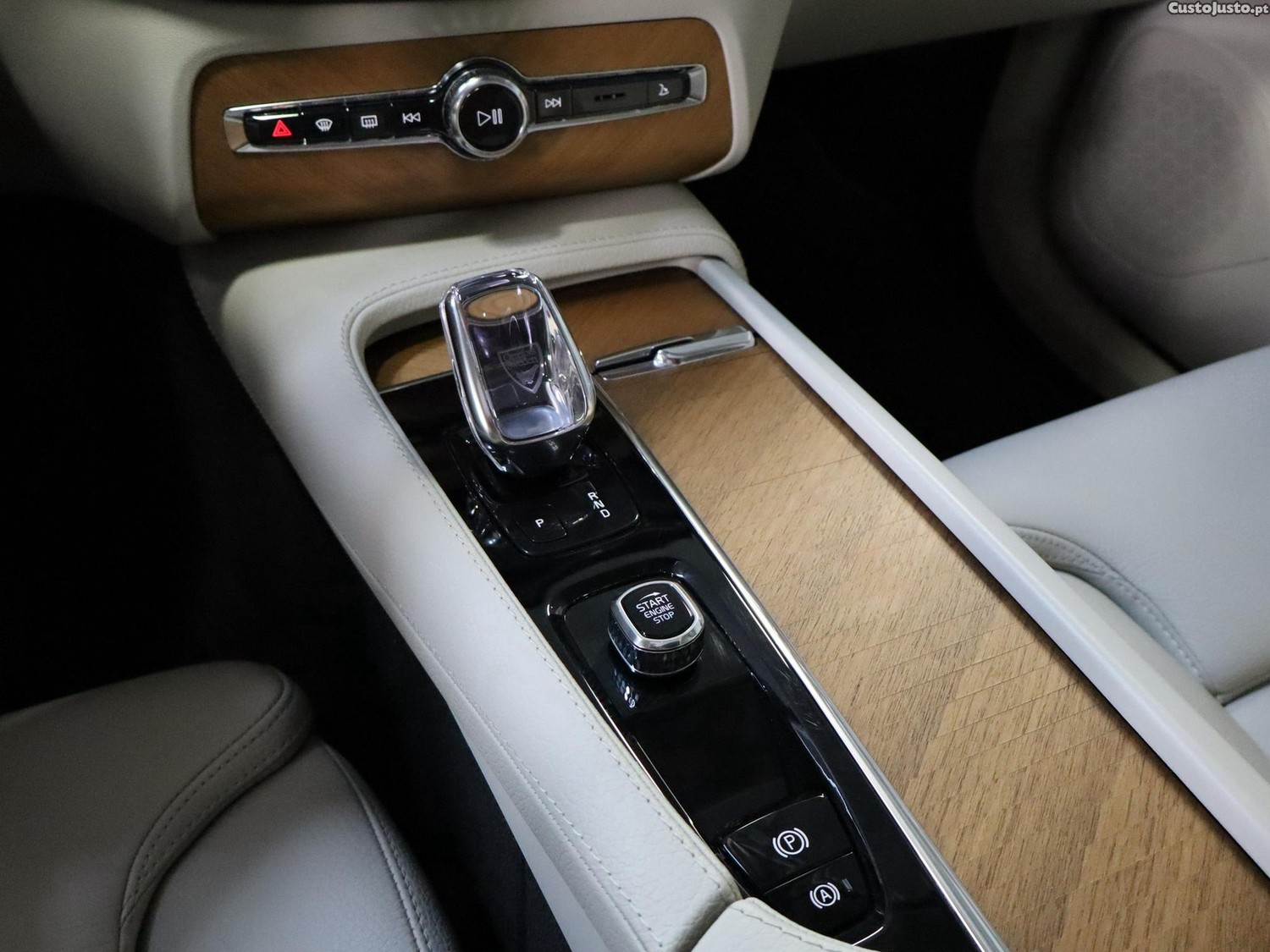 Volvo XC 90 2.0 T8 PHEV Inscription AWD — fotografia 4