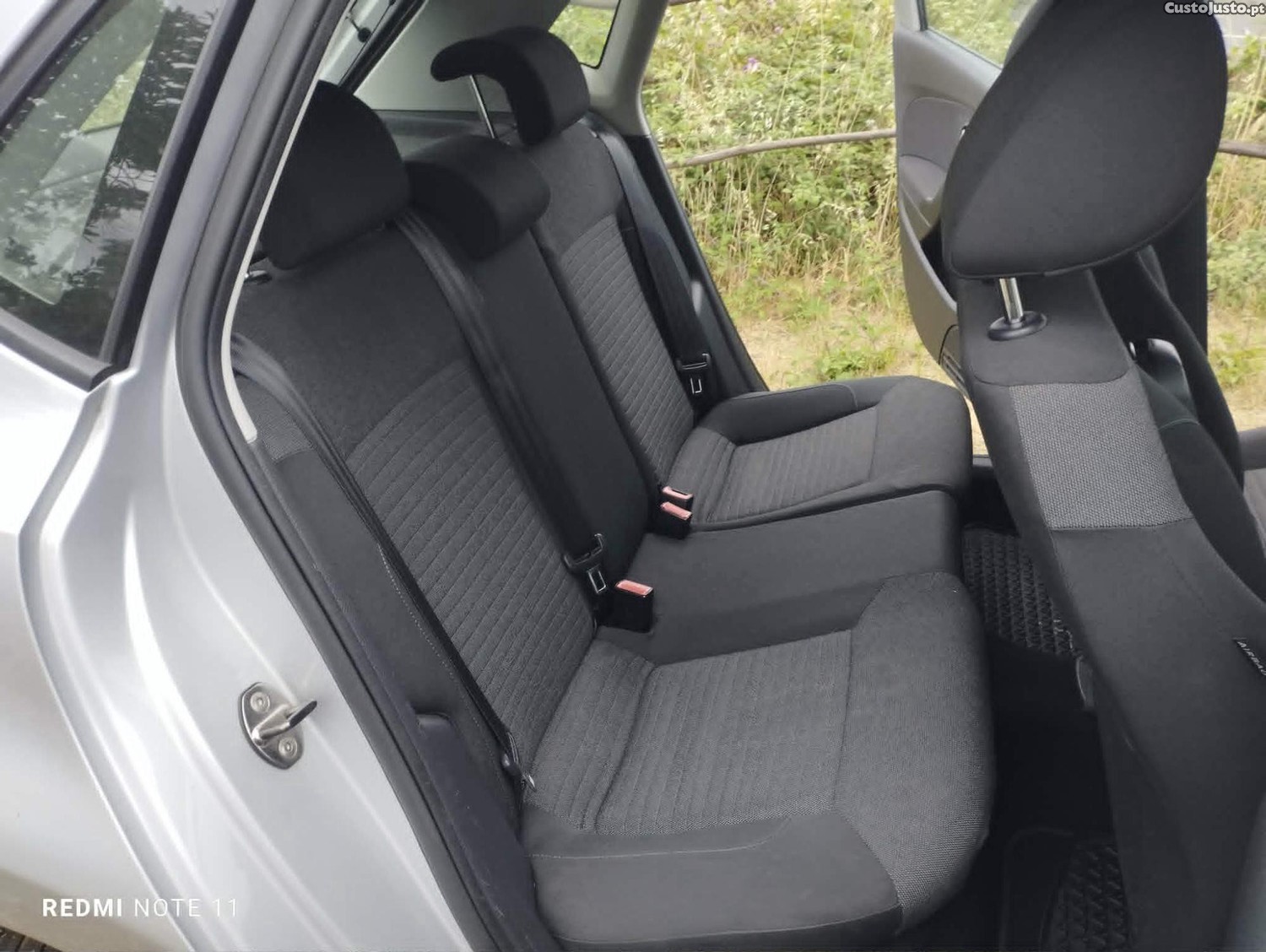 Volkswagen Polo 1.6 DIESEL 90 CV AUTOMATICO/SEQUENCIAL DSG 2014 — fotografia 3