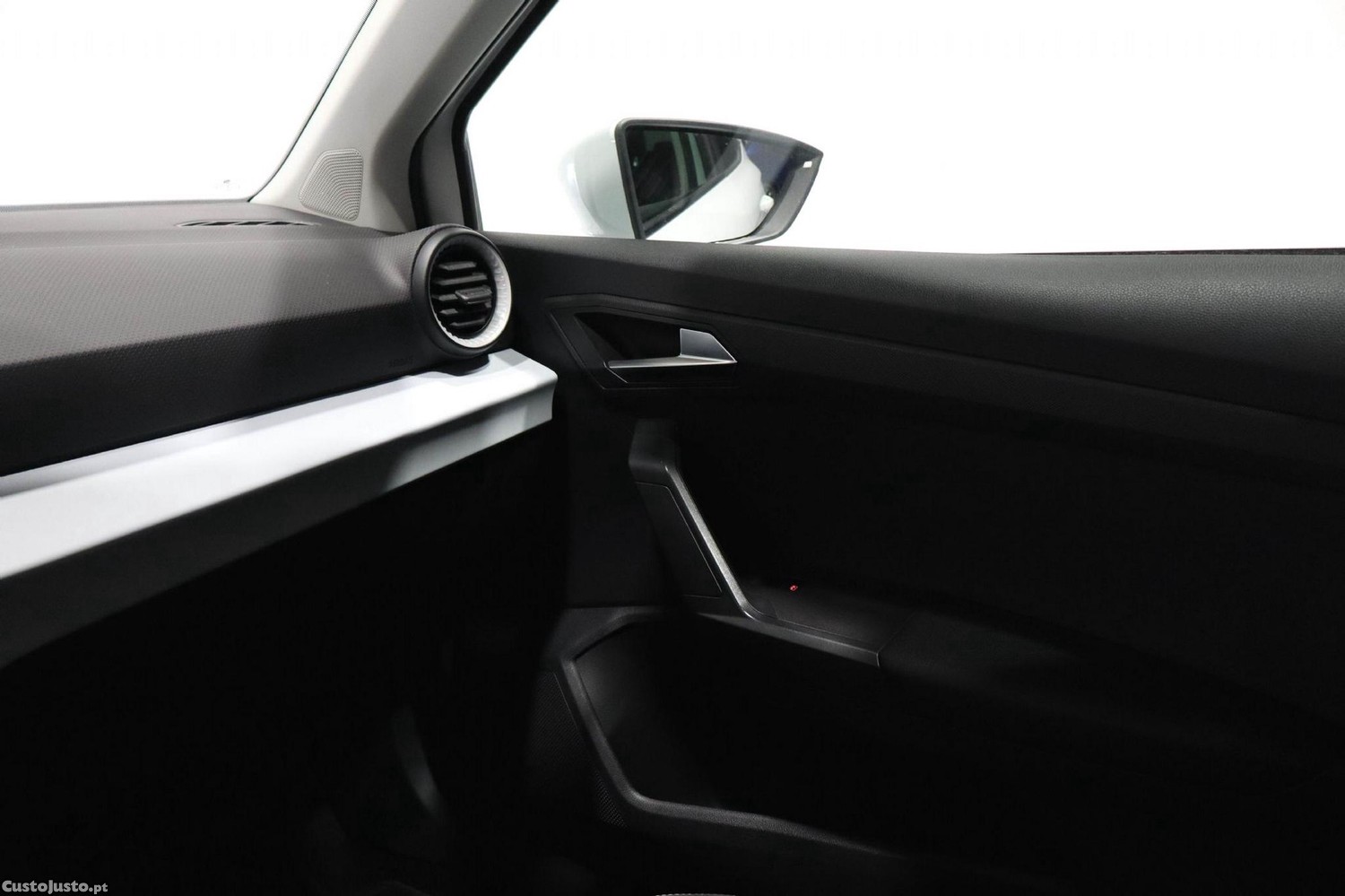 SEAT Arona 1.0 TSI Style — fotografia 4