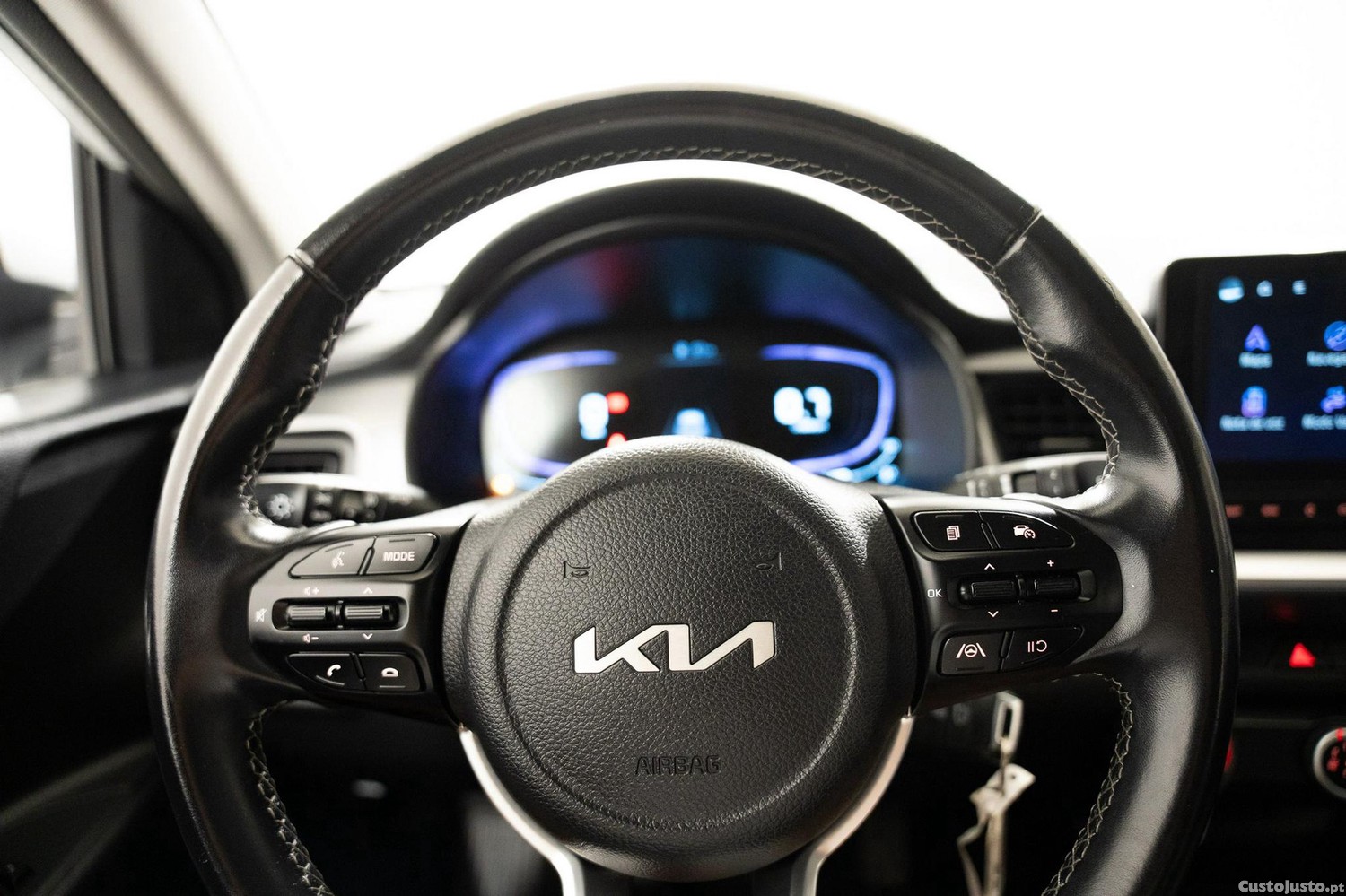 Kia Stonic 1.2 MPi Dynamic — fotografia 11