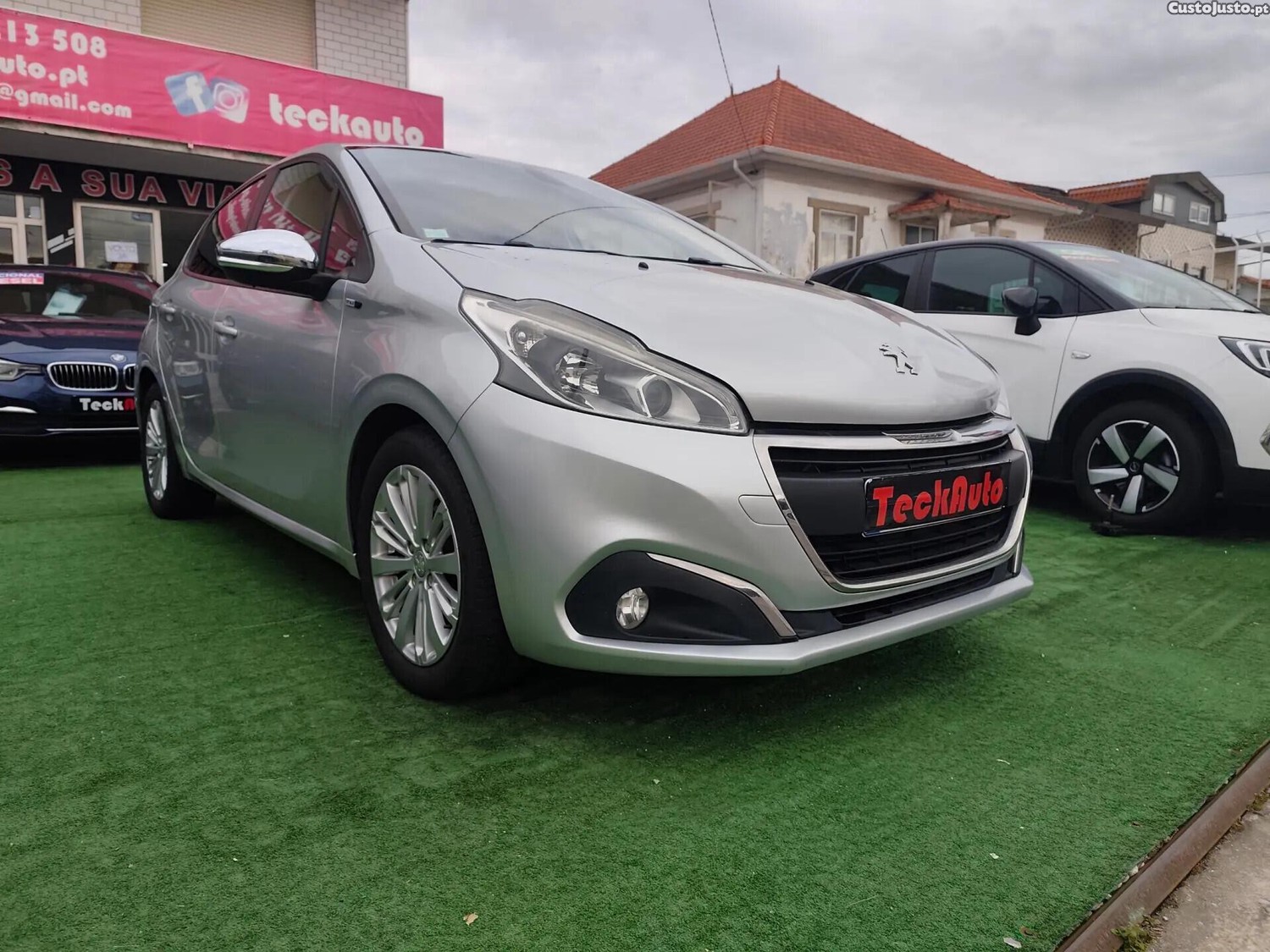 Peugeot 208 1.6 BlueHDi Style - 16 foto 3