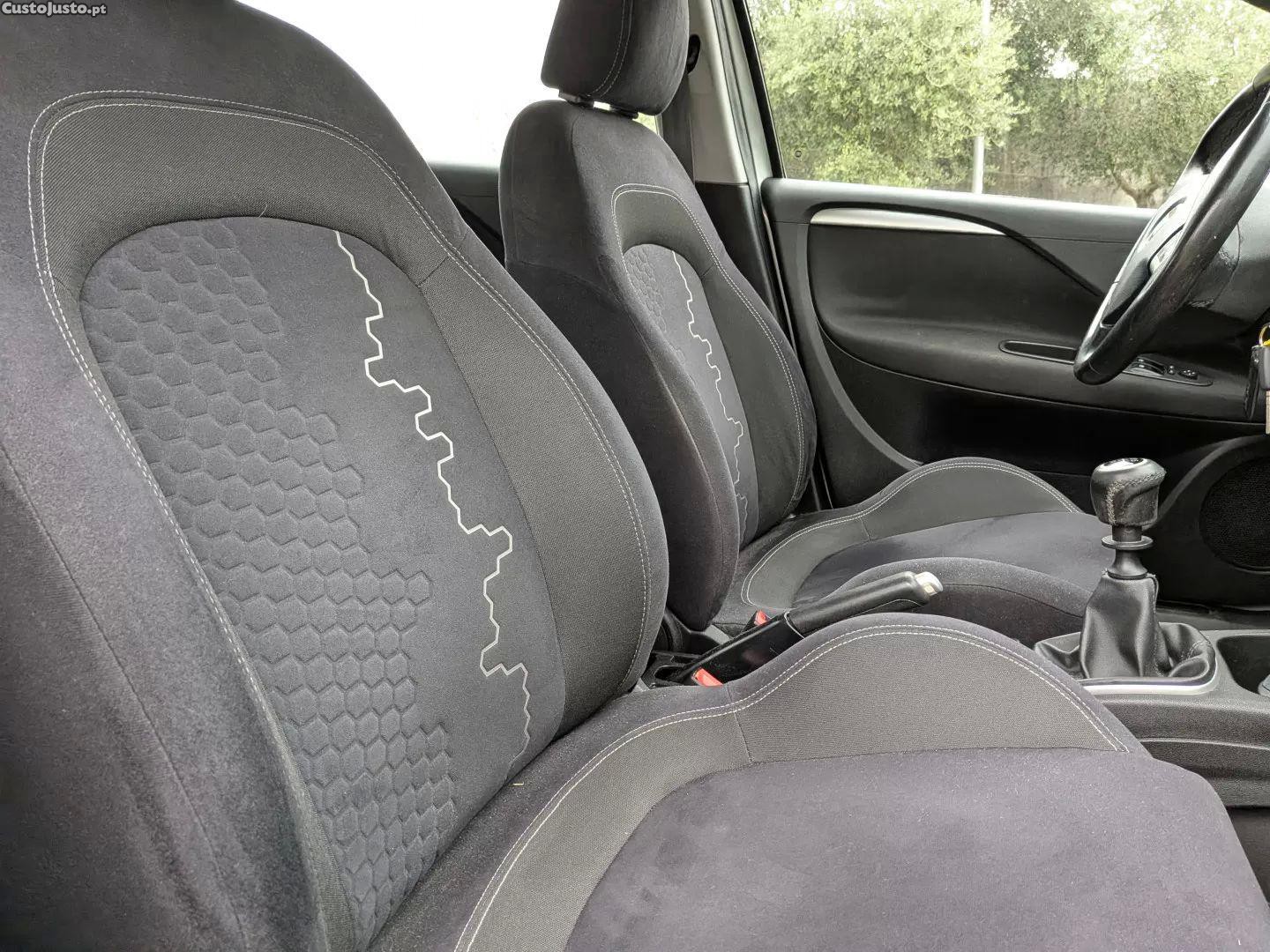 Fiat Punto 1.4 lounge gpl — fotografia 5