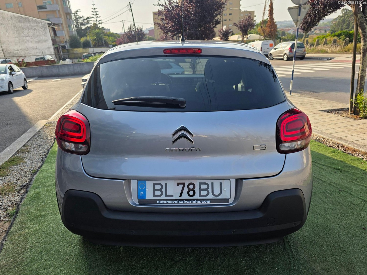 Citroën C3 1.2 PureTech Shine — fotografia 3
