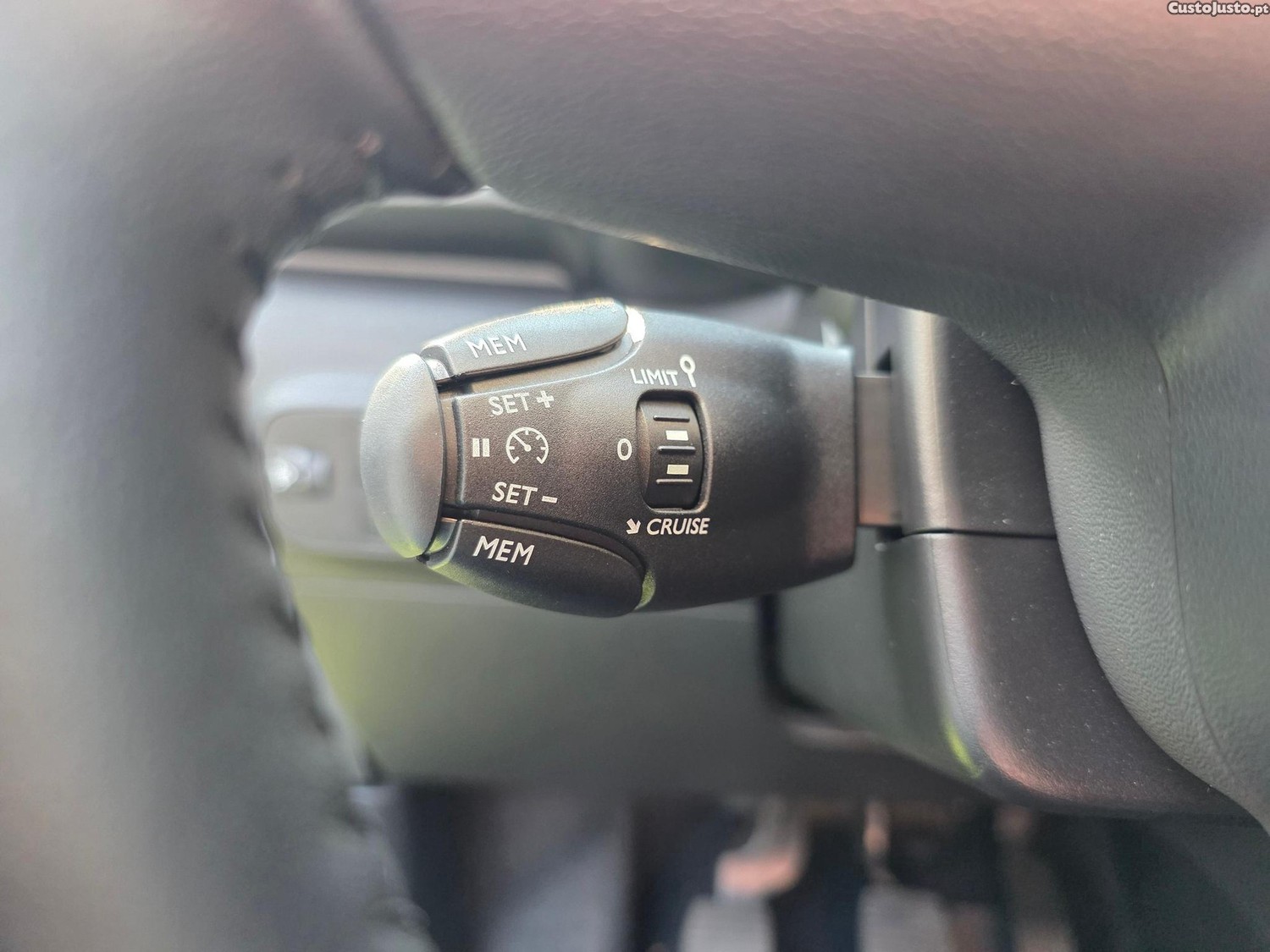 Citroën C3 1.2 PureTech Shine — fotografia 7