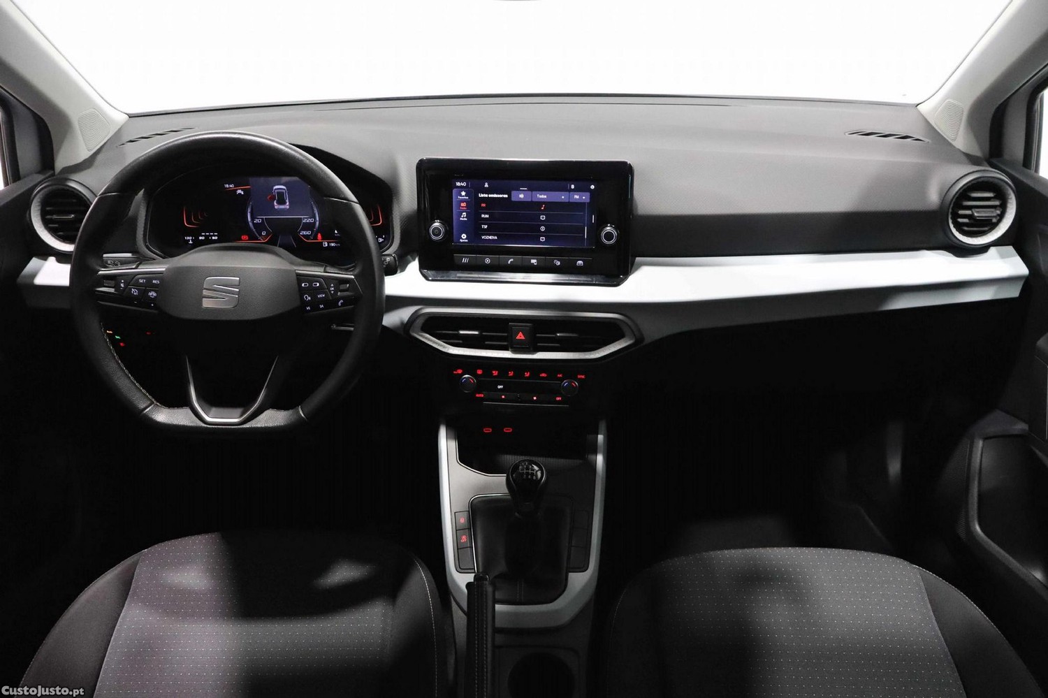 SEAT Arona 1.0 TSI Style — fotografia 26