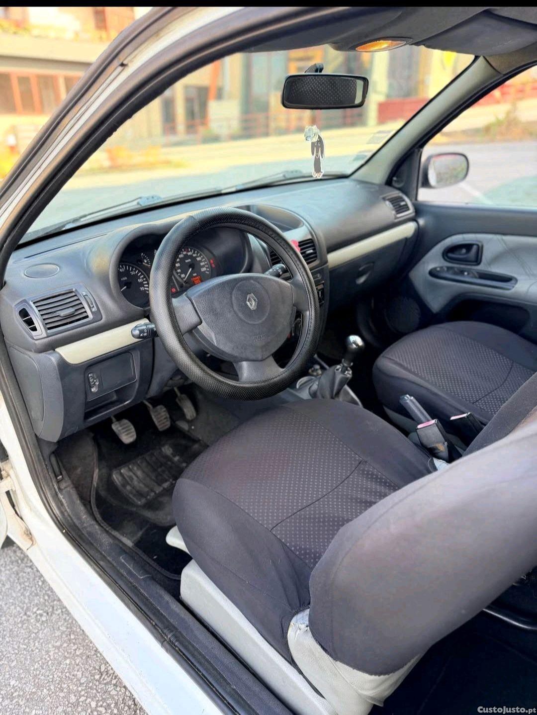 Renault Clio 1.5 dci — fotografia 9