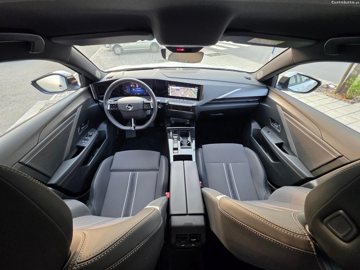 Opel Astra Sports Tourer 1.2 T Hybrid GS eDCT — fotografia 6