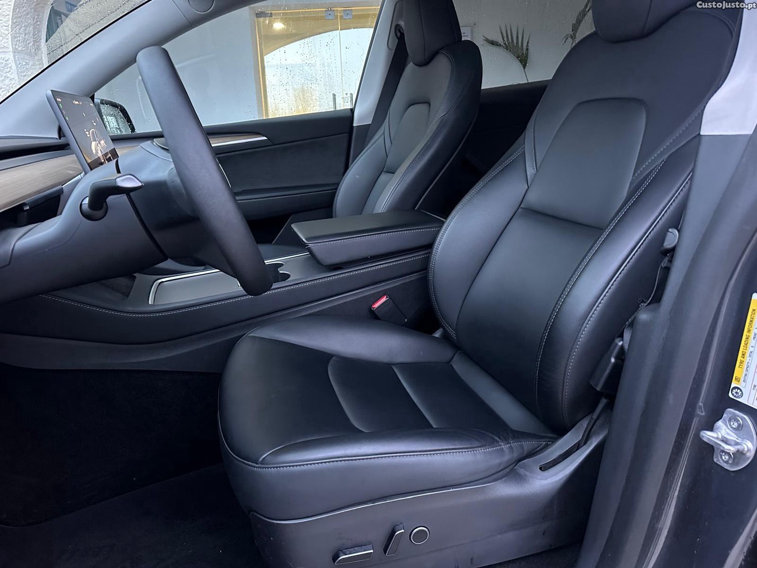 Tesla Model Y Long Range Tração Integral — fotografia 3