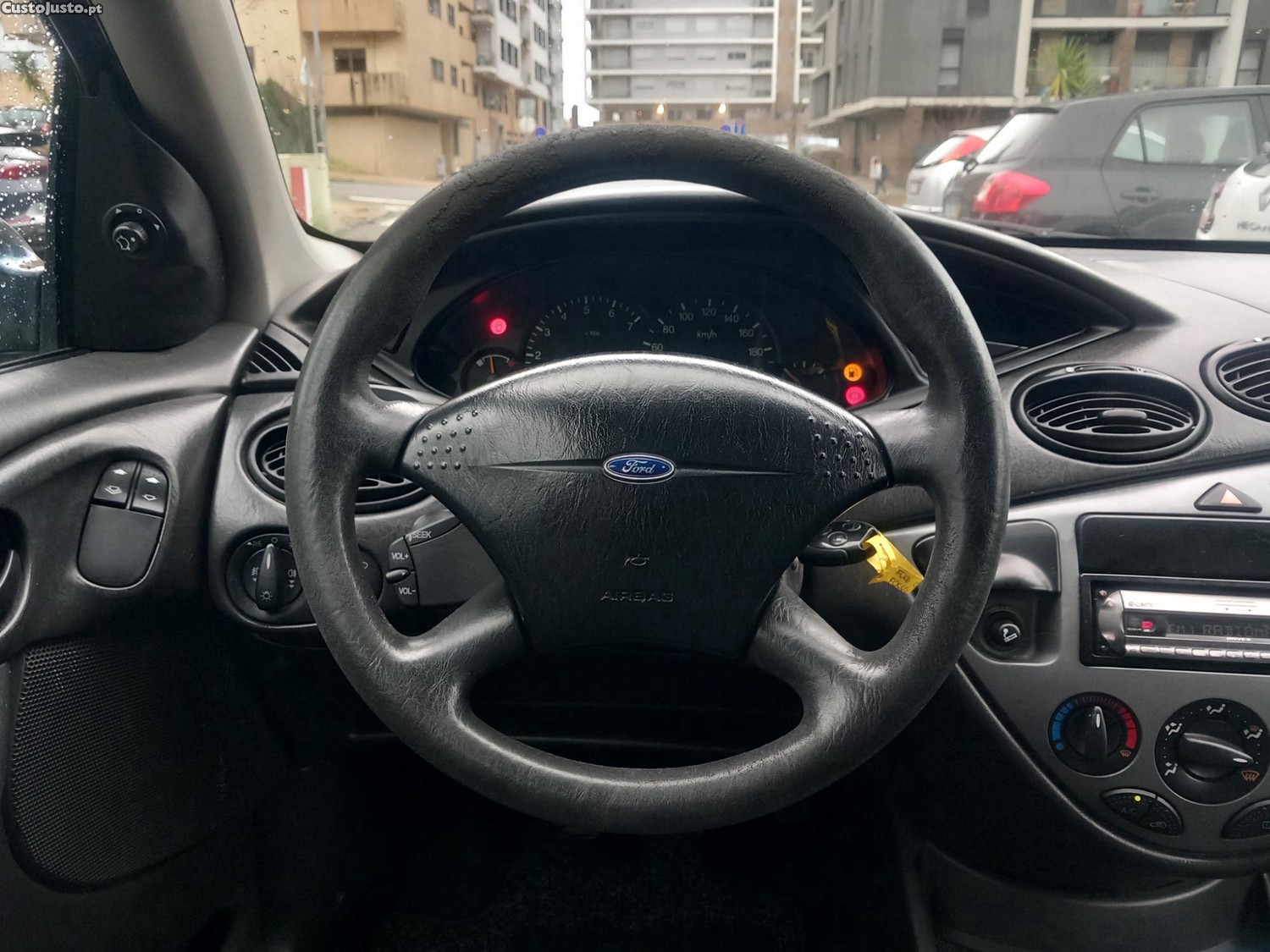 Ford Focus 1.4 Ambiente — fotografia 2